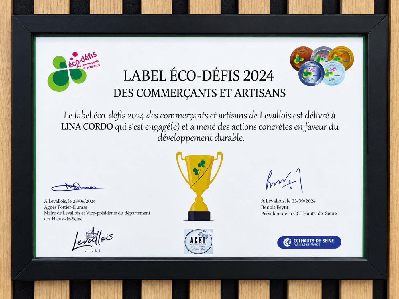 Diplôme Label Éco-défis 2024 des commerçants et artisans de Levallois, délivré à Lina Cordo le 23 septembre 2024 pour ses actions en faveur du développement durable
